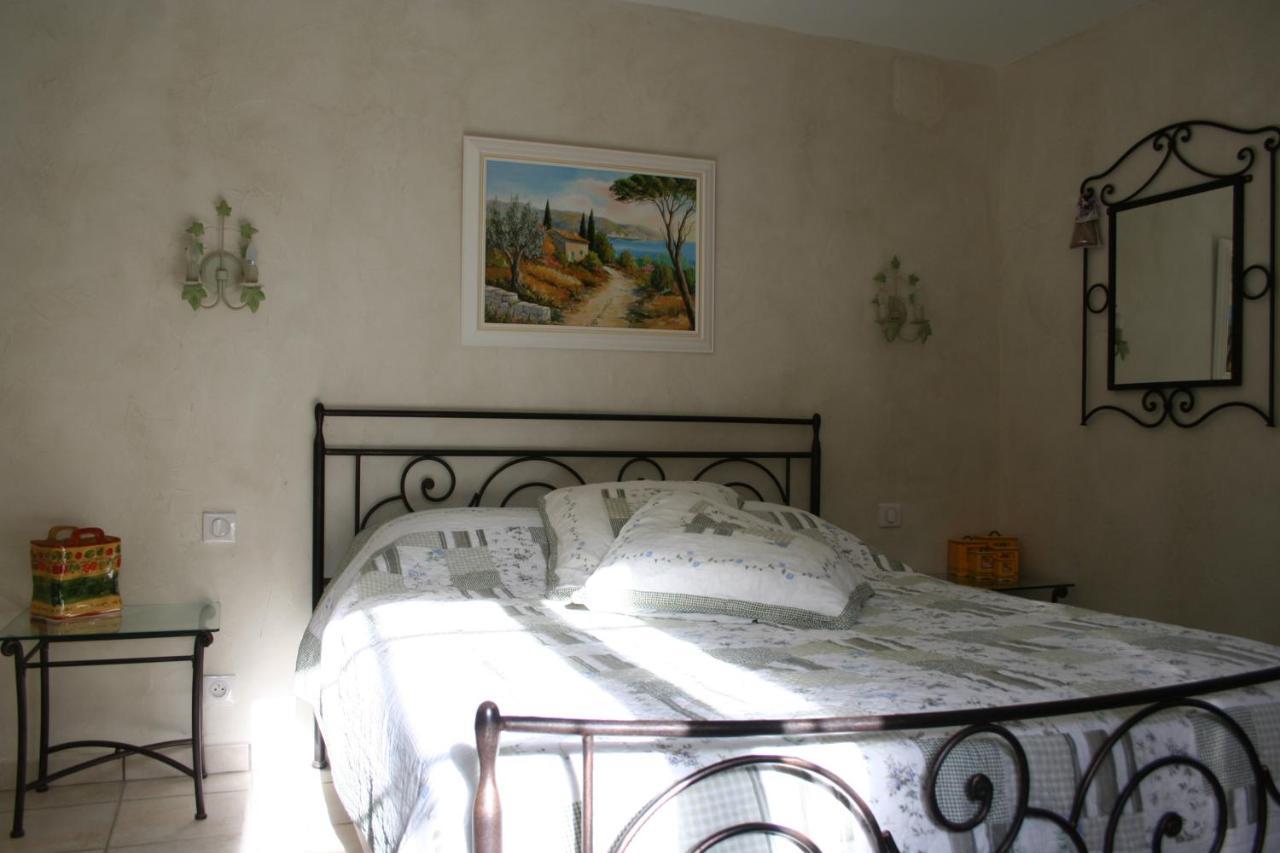 Le Mas Des Tarentes Chambres D'Hotes Trans-en-Provence Luaran gambar