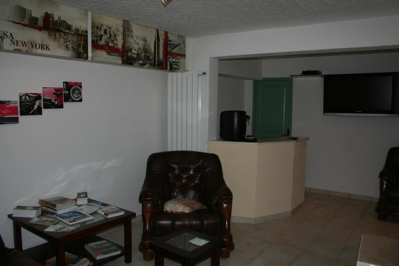 Le Mas Des Tarentes Chambres D'Hotes Trans-en-Provence Luaran gambar