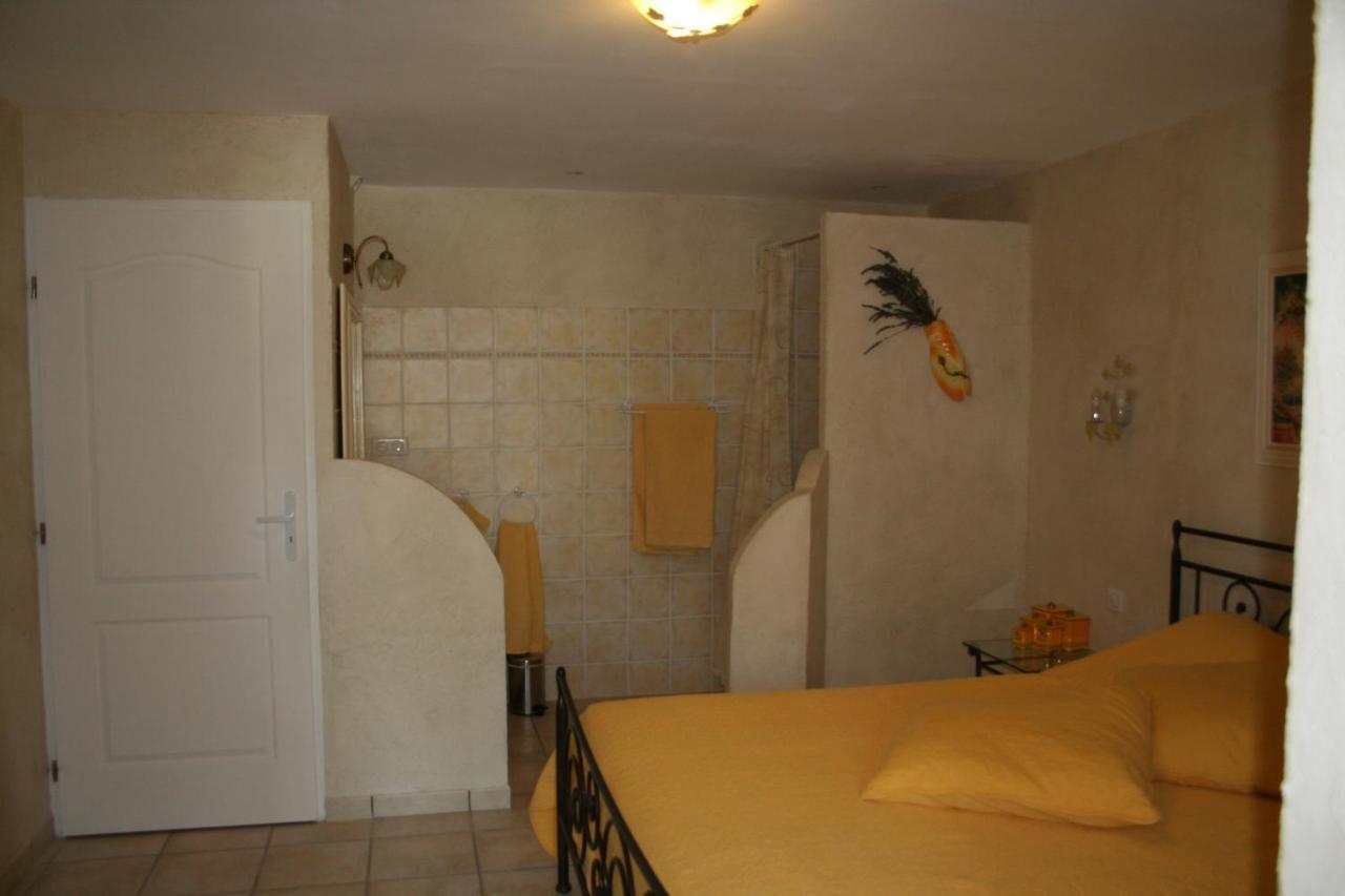 Le Mas Des Tarentes Chambres D'Hotes Trans-en-Provence Luaran gambar