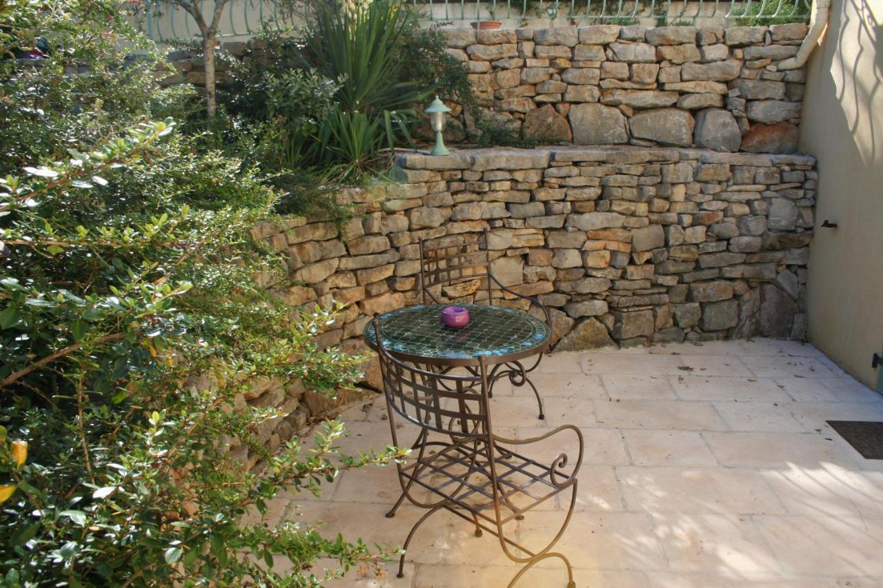 Le Mas Des Tarentes Chambres D'Hotes Trans-en-Provence Luaran gambar